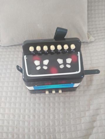 Kinder accordeon . beschikbaar voor biedingen