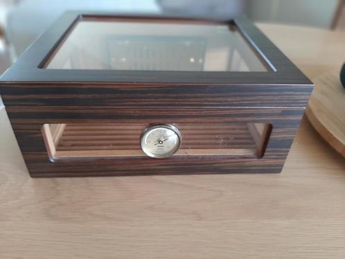 ADORINI TRIVESE humidor voor luxe sigaren, Verzamelen, Rookartikelen, Aanstekers en Luciferdoosjes, Zo goed als nieuw, Ophalen of Verzenden