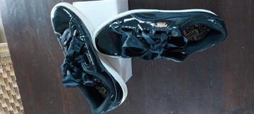 Baskets noires Puma 38 1/2 beschikbaar voor biedingen