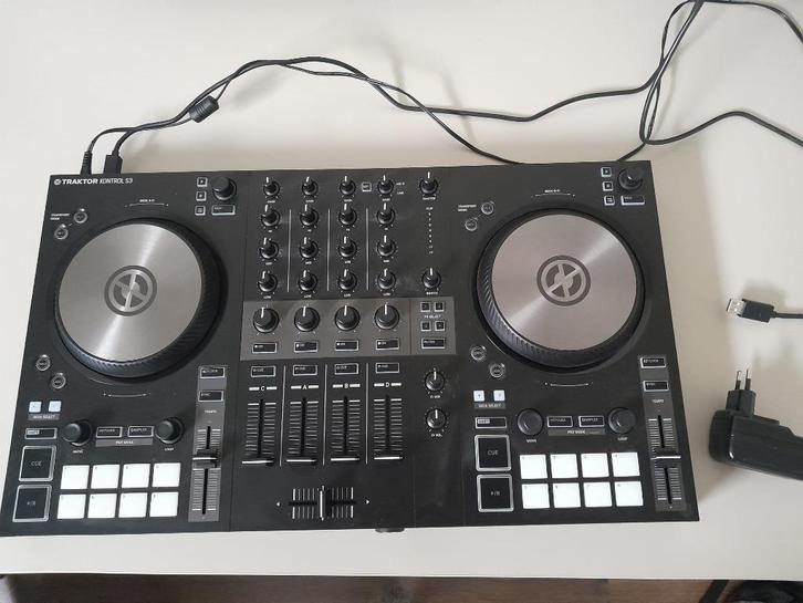 Traktor S3 dj controller - 4 kanalen, Muziek en Instrumenten, Dj-sets en Draaitafels, Zo goed als nieuw, Ophalen
