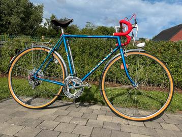 Cadre vintage Peugeot randonneur taille 60 selle brooks, 59 cm ou plus, Enlèvement, Peugeot, Années 60 ou plus récent