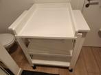 Witte Luiertafel met appart bad op wieltjes inschuifbaar, Ophalen, Zo goed als nieuw