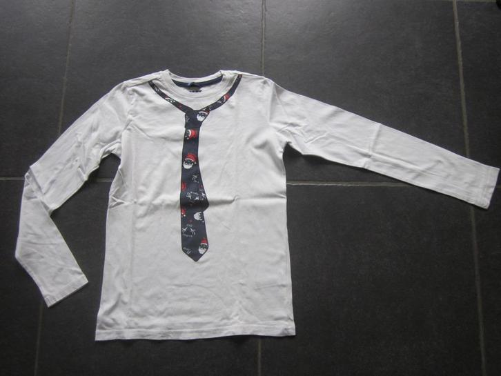 witte longsleeve met een kerstdas erop getekend (kerstman), Kinderen en Baby's, Kinderkleding | Maat 146, Gebruikt, Jongen, Shirt of Longsleeve