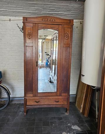 Armoire ancienne avec miroir poli et sculptures, Enlèvement