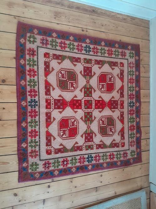 Vintage handgeweven vloerkleed — Kilim, Huis en Inrichting, Stoffering | Tapijten en Vloerkleden, Gebruikt, 100 tot 150 cm, 100 tot 150 cm