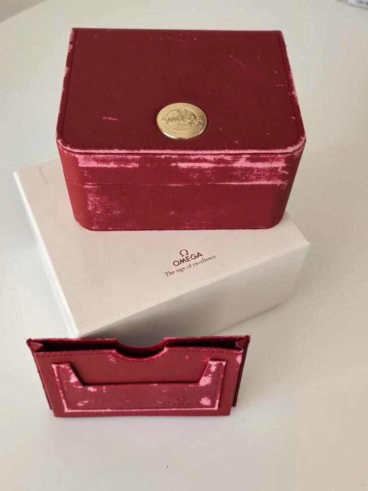 Coffret Omega Seamaster Speedmaster Vintage, Bijoux, Sacs & Beauté, Montres | Anciennes | Antiquités, Montre-bracelet, Omega, Autres matériaux