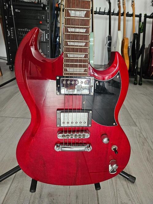 Harley Benton DC-Custom Cherry (2022), Muziek en Instrumenten, Snaarinstrumenten | Gitaren | Elektrisch, Zo goed als nieuw, Solid body