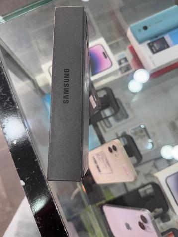 Samsung s 25 Gloednieuw beschikbaar voor biedingen