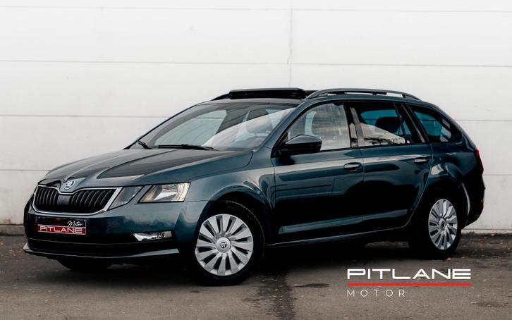 Skoda Octavia COMBi 1.6 TDi TOIT OUVRANT PANO / ATTELAGE /, Auto's, Skoda, Bedrijf, Te koop, Octavia, ABS, Achteruitrijcamera