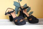 CHAUSSURES !!! Sandales daim noir (P 38), Vêtements | Femmes, Chaussures, Comme neuf, Enlèvement, Noir, Sandales et Mûles