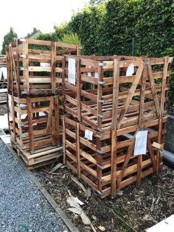 houten krat ,kist om brandhout of... te stapelen beschikbaar voor biedingen