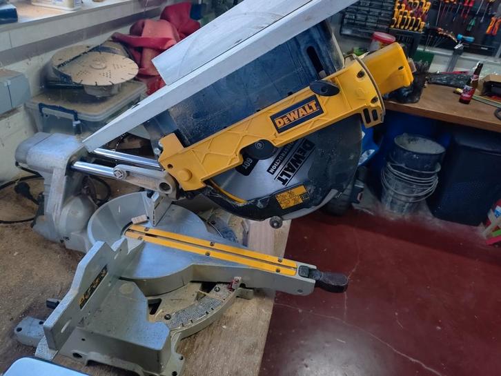 Combi Dewalt tafel, afkort en verstekzaag D27112 QS, Doe-het-zelf en Bouw, Gereedschap | Zaagmachines, Afkortzaag, Ophalen