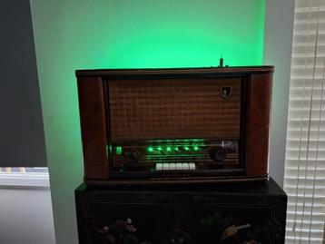 Vintage Philips radio omgebouwd naar usb en bluetooth beschikbaar voor biedingen