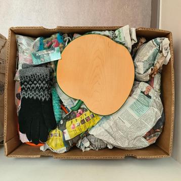 Pakket rommelmarktspullen beschikbaar voor biedingen
