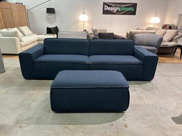 Fest 3-Zits Bank + Hocker Kvadrat Blauw – NP: €5.500 beschikbaar voor biedingen