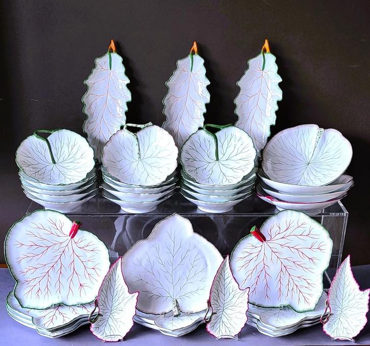Limoges "Maison SIECLE Paris” "Feuille de Vigne servies”, Antiek en Kunst, Antiek | Servies compleet, Verzenden