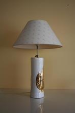 Tafellamp met witte voet en bladmotief, Moins de 50 cm, Klassiek, Enlèvement, Utilisé