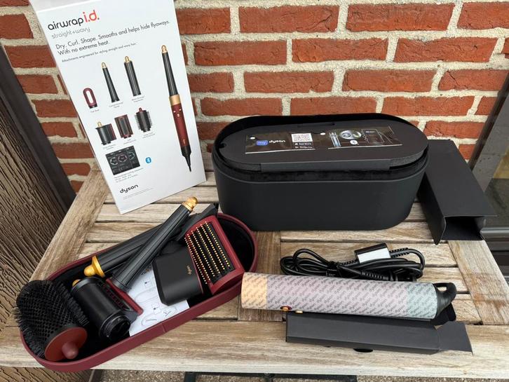 Dyson Airwraps Model Rood Fluweel, Handtassen en Accessoires, Uiterlijk | Haarverzorging, Zo goed als nieuw, Haardroger, Ophalen of Verzenden
