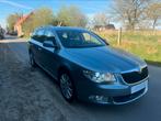 Skoda superb 99.000km eerste eigenaar xenon leder navi, Auto's, Skoda, Voorwielaandrijving, Euro 5, Zwart, 4 cilinders