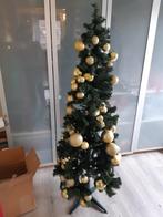 Mooie smalle namaakkerstboom / kerstboom met gouden kerstbal, Comme neuf, Enlèvement ou Envoi
