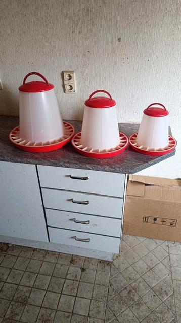 Voederbakken en waterbakken voor kippen, Enlèvement, Comme neuf