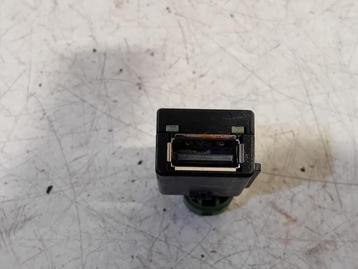 DIVERSEN USB POORT Volkswagen Polo VI (AW1) (5Q0035726) beschikbaar voor biedingen