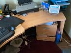Grote bureau met uittrekbaar deel met bureaustoel, Huis en Inrichting, Ophalen, Bureau