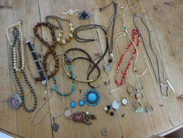 Lot de bijoux fantaisies beschikbaar voor biedingen