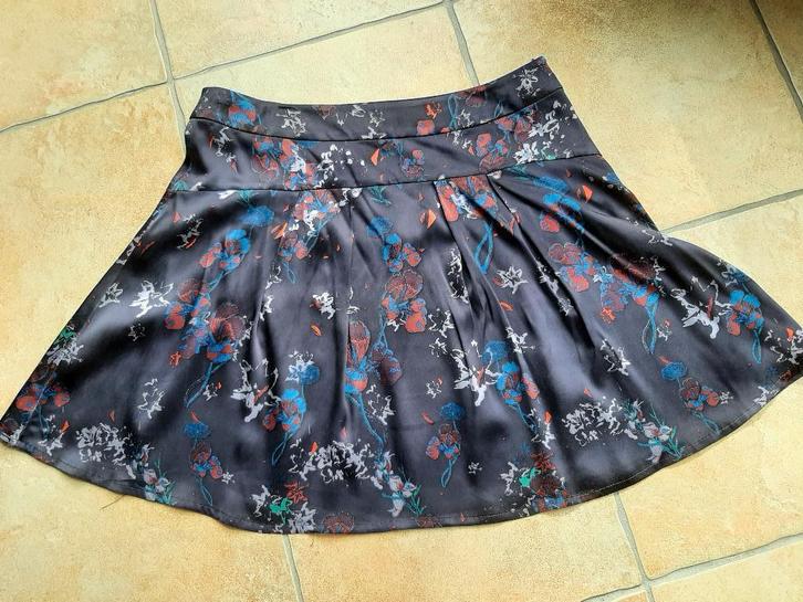 Sissy Boy zijden rokje M, Kleding | Dames, Rokken, Zo goed als nieuw, Maat 38/40 (M), Overige kleuren, Boven de knie, Ophalen of Verzenden