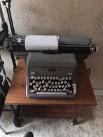 Machine à écrire Royal Tondelier, Comme neuf