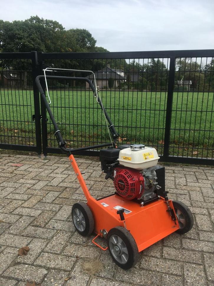 Eliet E401 verticuteermachine gras gazon beluchter, Jardin & Terrasse, Scarificateurs, Comme neuf, Essence, Enlèvement