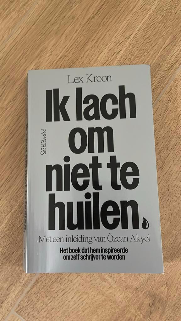 Lex Kroon - Ik lach om niet te huilen / boek, Boeken, Literatuur, Zo goed als nieuw, Ophalen of Verzenden