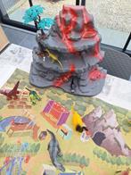 Dino set met tapijt, vulkaan, tal van verschillende dinos, Kinderen en Baby's, Ophalen of Verzenden, Zo goed als nieuw