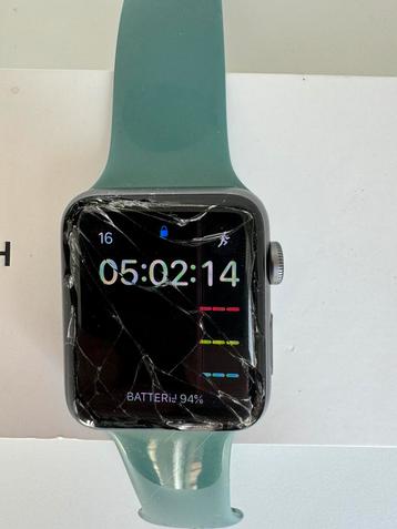 Apple watch 3 series 42mm, werkt maar glas is kapot
