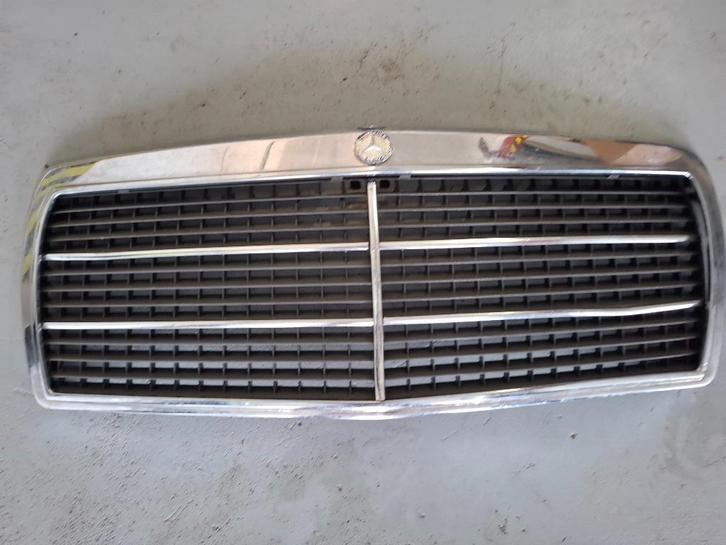 Calandre Mercedes 190 (W201), Autos : Pièces & Accessoires, Carrosserie & Tôlerie, Capot moteur, Mercedes-Benz, Pièces Oldtimer ou Ancêtre