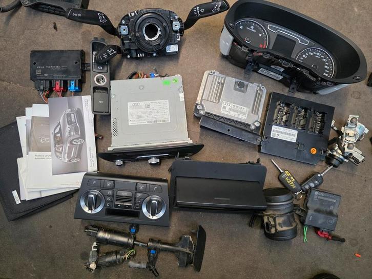 Pièces audi Q3  2.0tdi, Auto-onderdelen, Dashboard en Schakelaars, Audi, Gebruikt, Ophalen