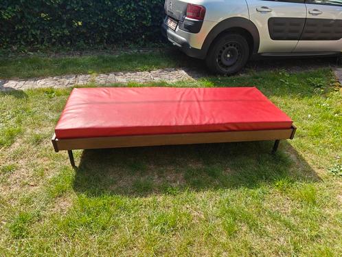 Midcentury daybed 70x180, Antiek en Kunst, Antiek | Meubels | Bedden, Ophalen