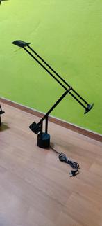 Lampe de bureau, design italien Artemide Tizio., Maison & Meubles, Lampes | Lampes de table, Modern, 75 cm ou plus, Enlèvement