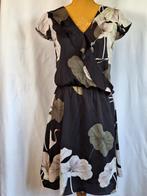 Elégante robe Object taille 38 noire à motifs floraux, Kleding | Dames, Jurken, Object, Ophalen of Verzenden, Zo goed als nieuw