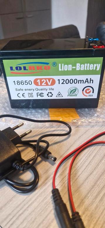 LOLRKO Li-ion batterijpack 12V – 120000mAh met oplader (nieu beschikbaar voor biedingen