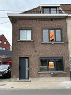 Half open bebouwing in Wetteren, Gand, 4 pièces, 470 kWh/m²/an, Maison 2 façades