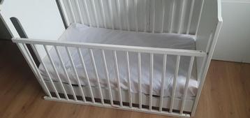 Kinderbedje met matras, Kinderen en Baby's, Babywiegjes en Ledikanten, Ophalen, Gebruikt