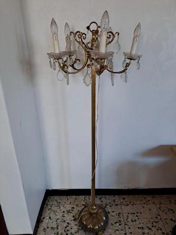 Antieke staanlamp  beschikbaar voor biedingen