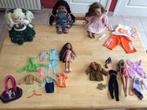 Te koop 5 poppen met accessoires, Kinderen en Baby's, Speelgoed | Poppen, Overige typen, Gebruikt, Ophalen of Verzenden