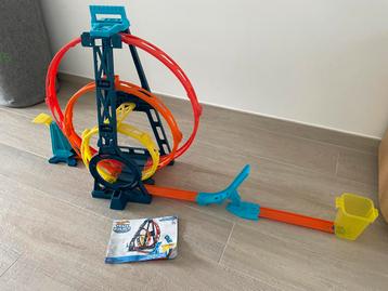 Hot Wheels - looping beschikbaar voor biedingen