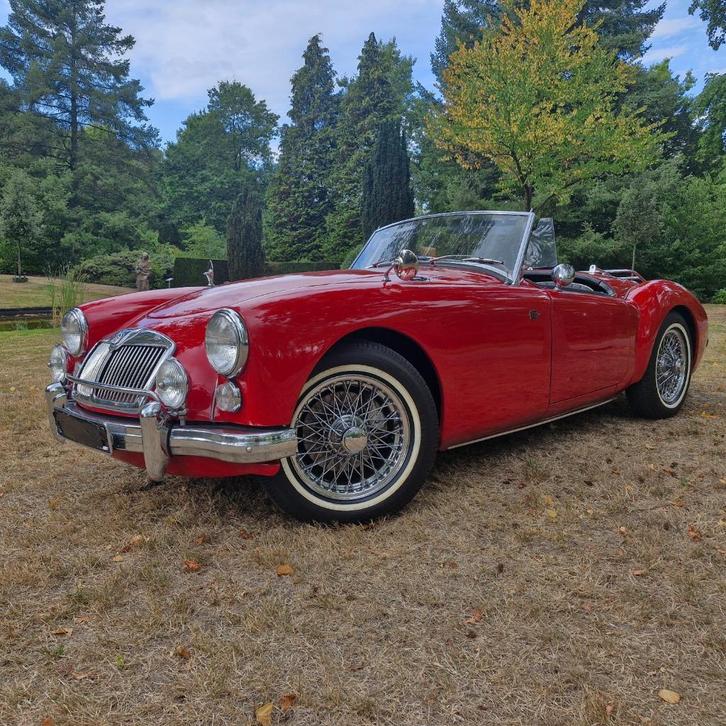 MGA 1962 nieuwe motor 5 speed versnellingsbak, Auto's, MG, Particulier, A, Benzine, Cabriolet, Handgeschakeld, Rood, Zwart, Leder