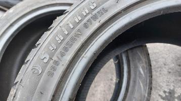 2 Pneus 235 45 17.  beschikbaar voor biedingen