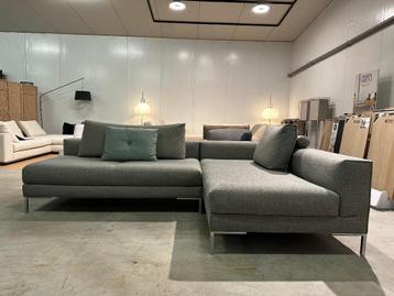 ZGAN Design on Stock Aikon Lounge Hoekbank – NP: €7.500 beschikbaar voor biedingen