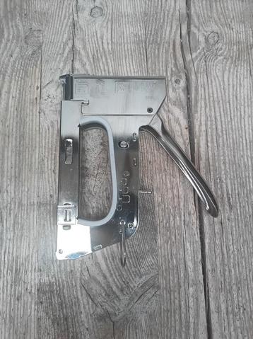 Rapid R36 kabeltacker beschikbaar voor biedingen