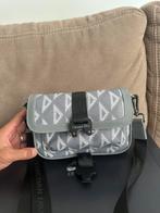 Sac en bandouillere christian dior